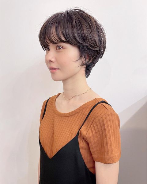 品格溢れる40代のショートヘアスタイル