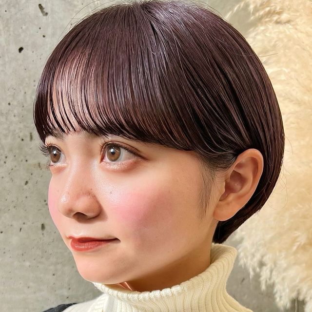 シンプルで大人可愛い前髪ありショート