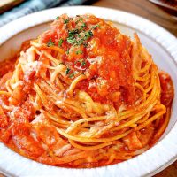 フライパンも鍋も使わない！にんにく香る「濃厚トマトチーズパスタ」