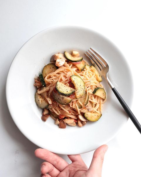 ズッキーニと生トマトのアンチョビパスタレシピ