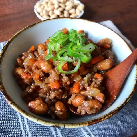 縁起物を使った大豆の甘辛肉そぼろレシピ 